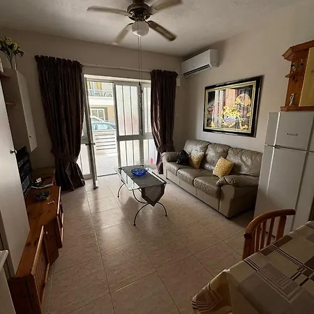 Cosy 2 Bedroom In Qawra Bugibba Area San Pawl il-Baħar